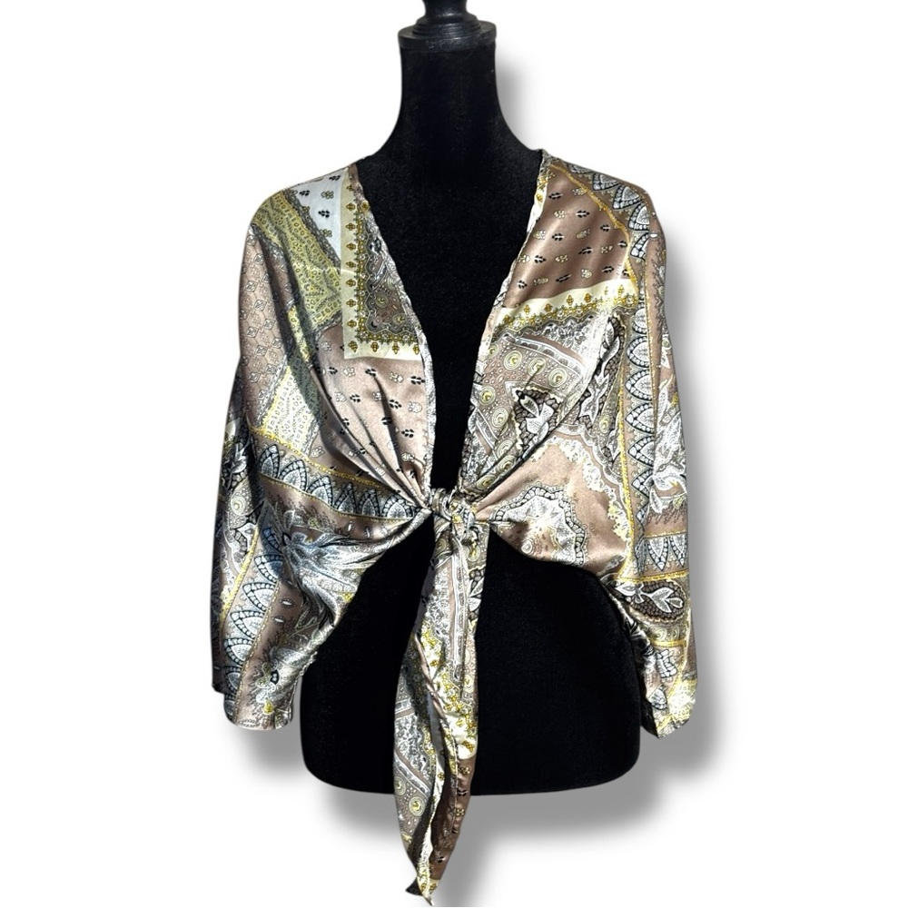SHEIN Paisley Cream/Gold/Brown Tie-Front Collarless Cropped Festival Blouse - Picture 5 of 16